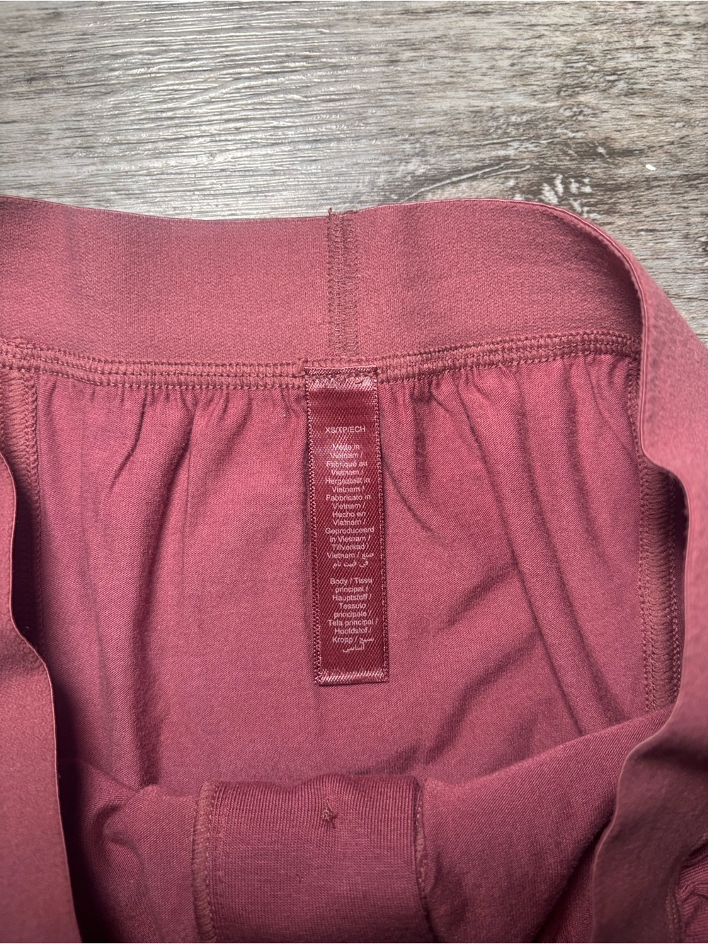 SKIMS Boyfriend Loose Boxer Shorts in Beet - Picture 3 of 4